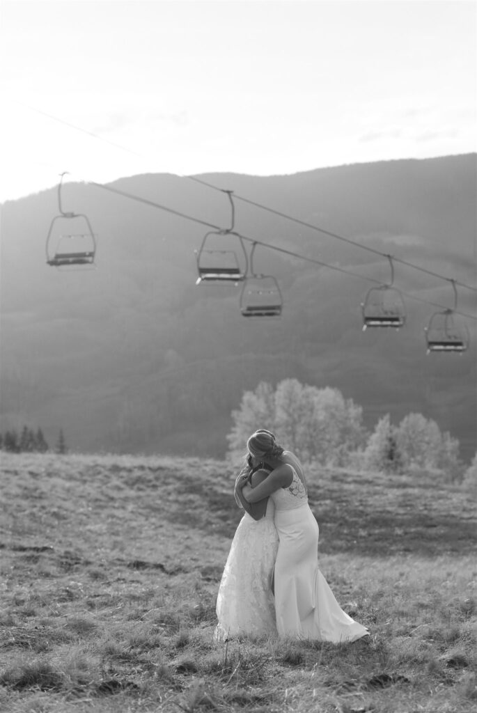 Dreamy wedding day at Ten Peaks in Colorado