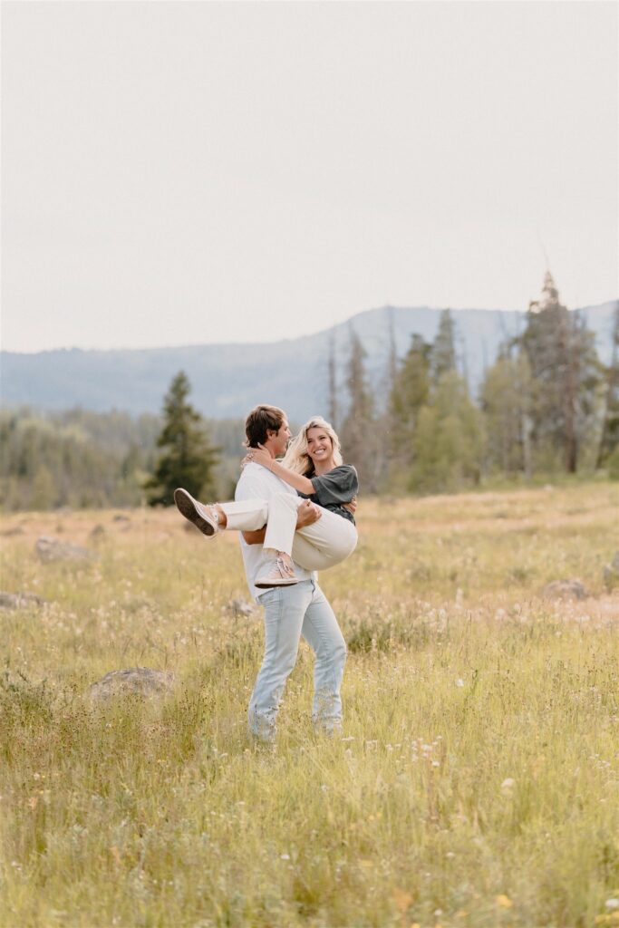 sweet couple photos in the rocky mountains