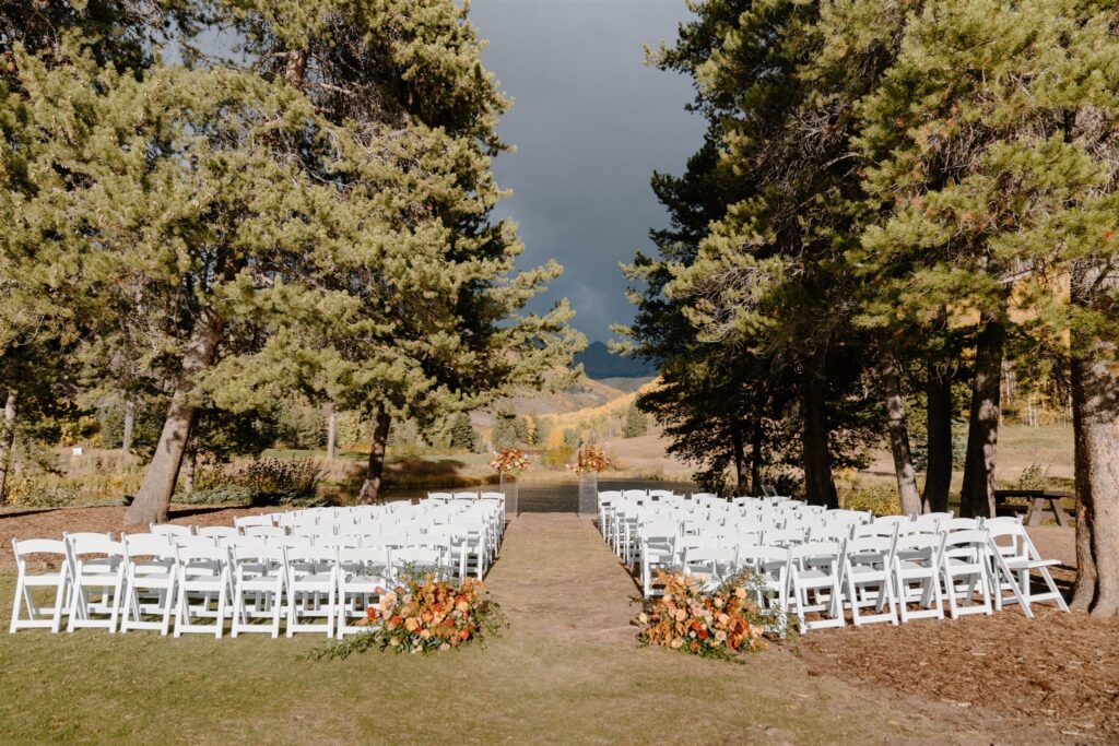 mountain wedding ceremony decor
