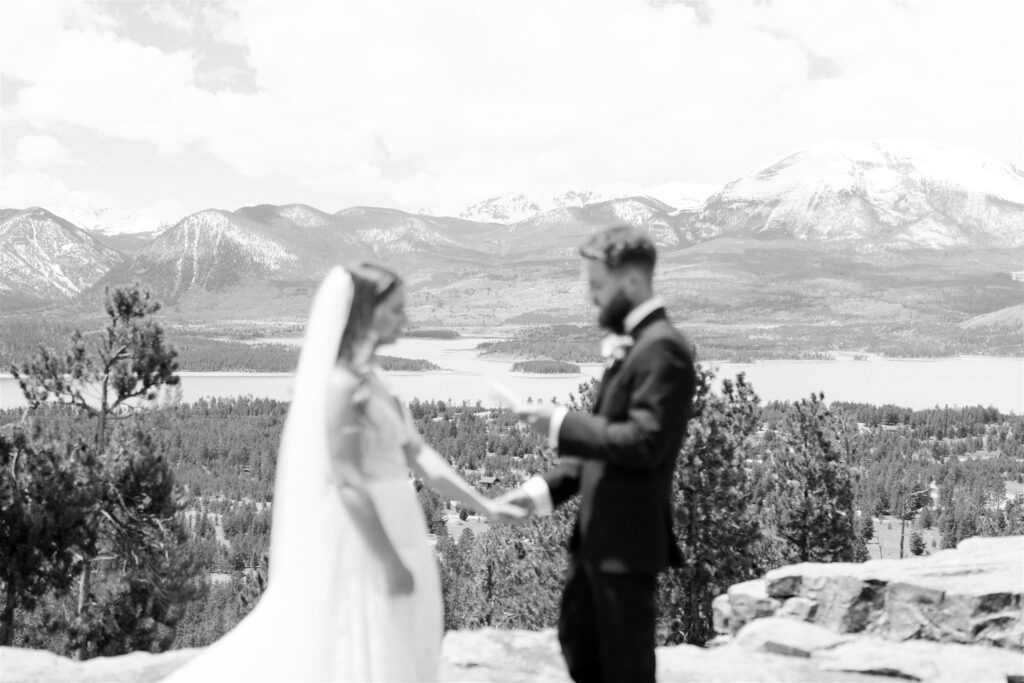 Mountain elopement ceremony in Colorado
