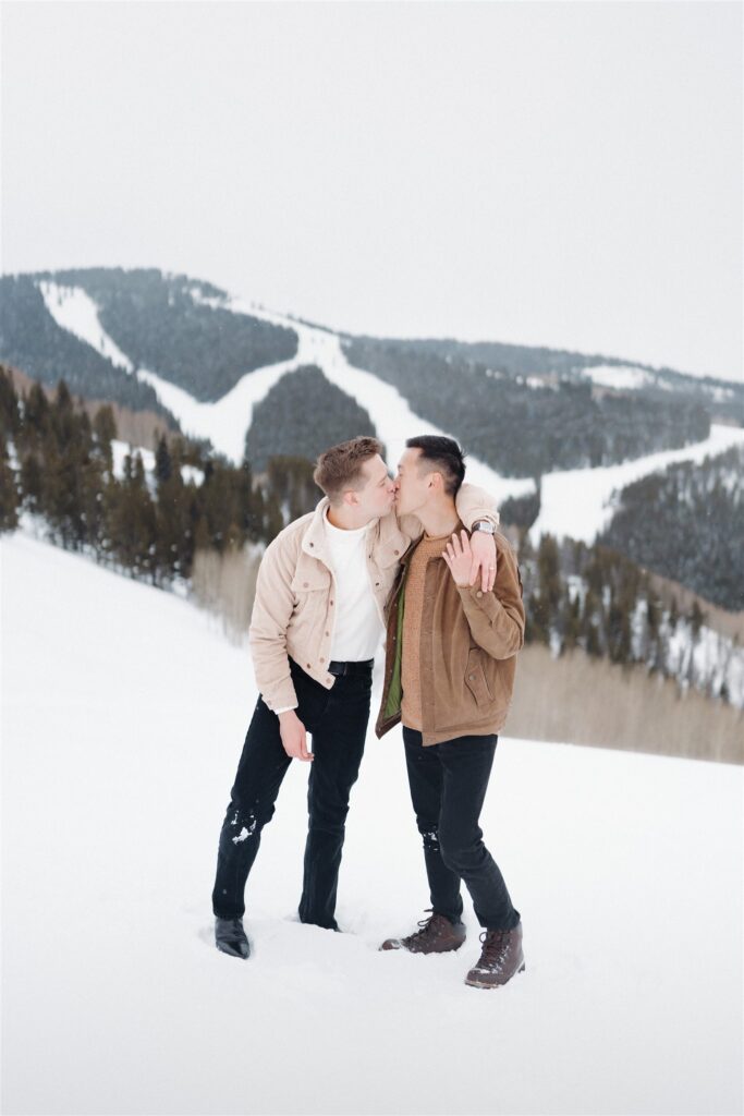 Colorado couple photos in the snowy Vail mountains