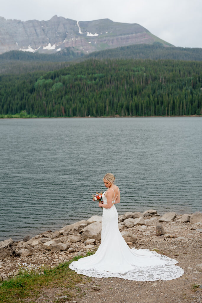 Colorado mountain wedding bride and groom