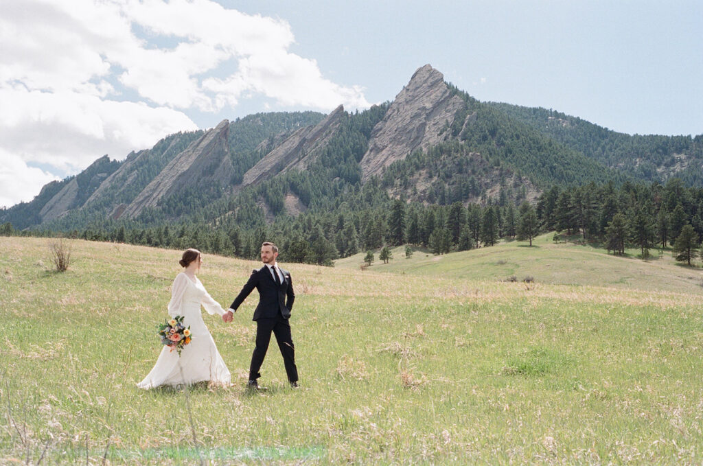 A colorado mountain wedding captured on film