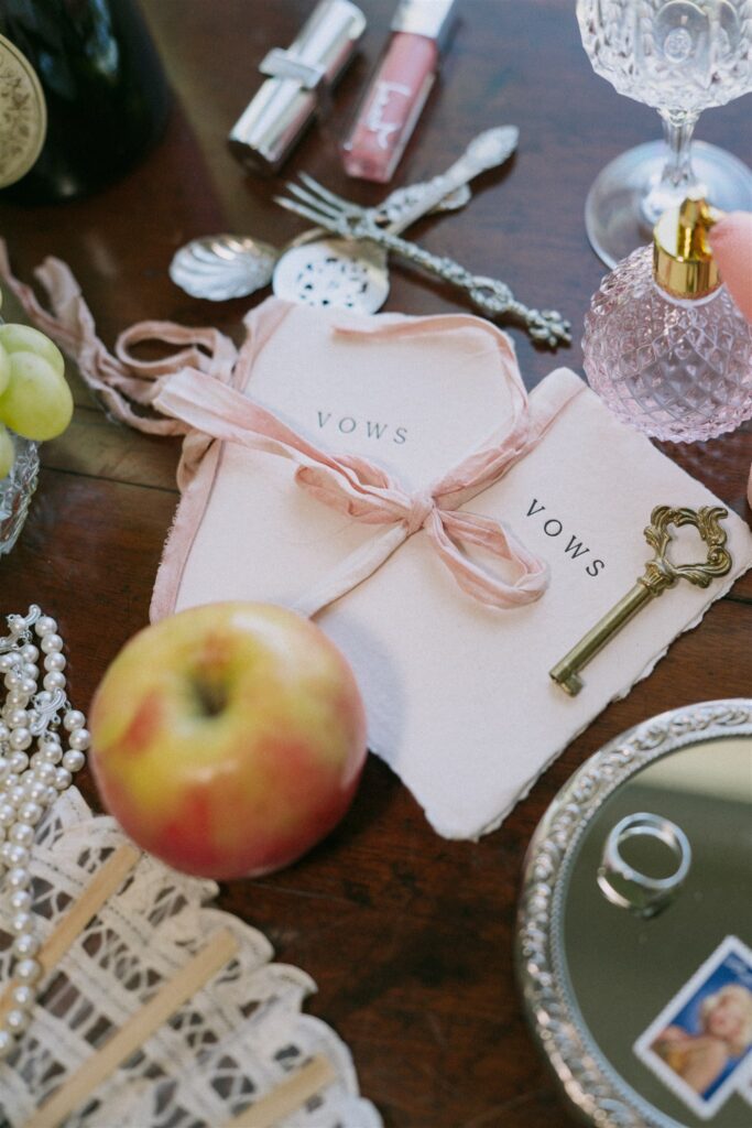 Vintage eclectic wedding details