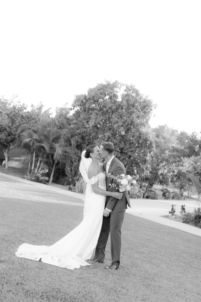 Bride and groom portraits at Baja Luna in Los Cabos