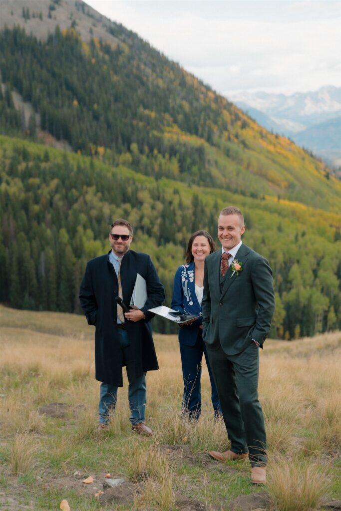 A non-venue wedding ceremony surrounded by the San Juan Mountains in Telluride