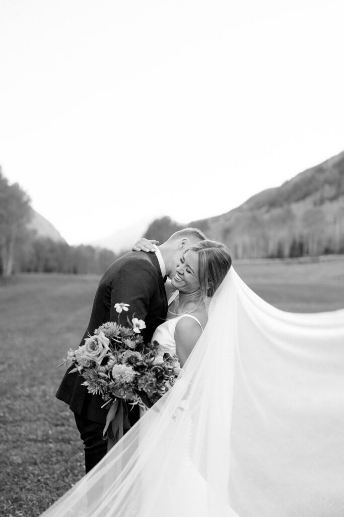 Colorado wedding bride and groom photos